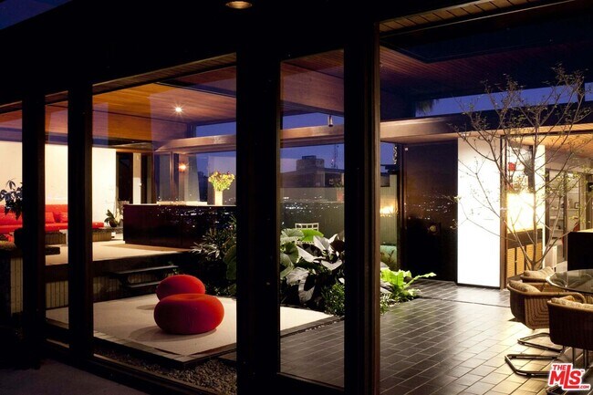 Building Photo - 4225 Terraza Dr