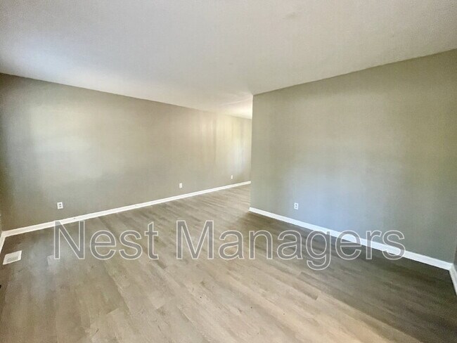 Foto del edificio - 452 Cloverhill Pl