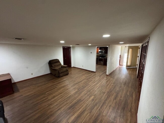 Building Photo - 268 Joy Ln