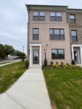 Building Photo - 10118 Virginia Blvd