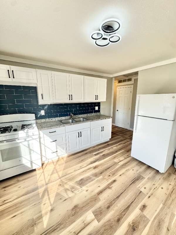 Building Photo - 320 May Dr