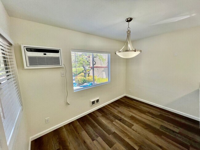 Foto del edificio - 5543 Adobe Falls Rd