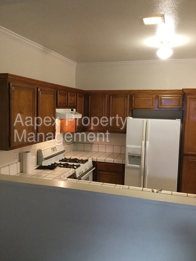 Foto del edificio - 3501 Birchwood Ter