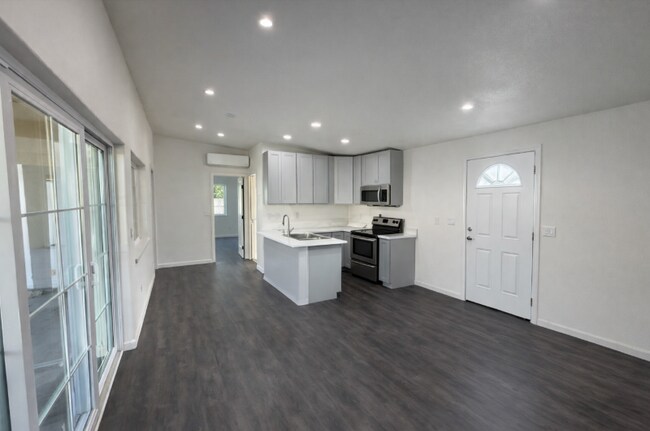 Building Photo - 367 Chaparral St