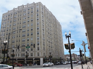 Building Photo - Bryn Mawr Apartments