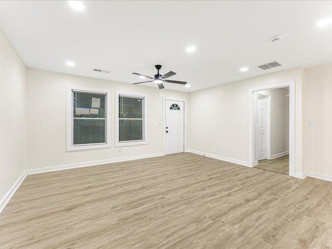 Foto del edificio - 5794 Pinecrest Rd SW