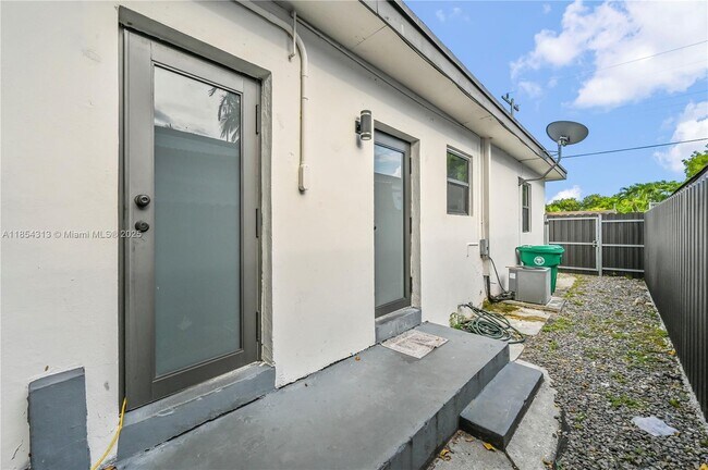 Foto del edificio - 2465 NW 35th St