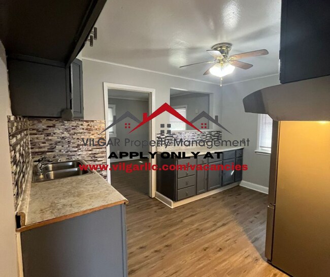 Foto del edificio - Step into comfort and convenience with this spacious 3-bedroom, 1-bathroom single-family home des...