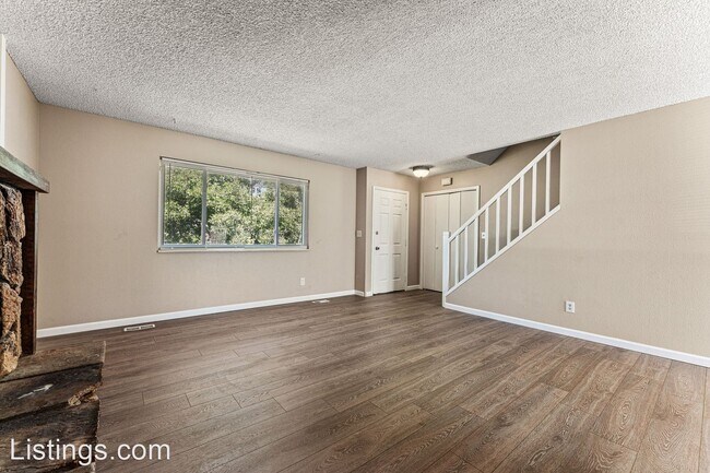 Foto del edificio - 3 br, 3 bath House - 1380 South St