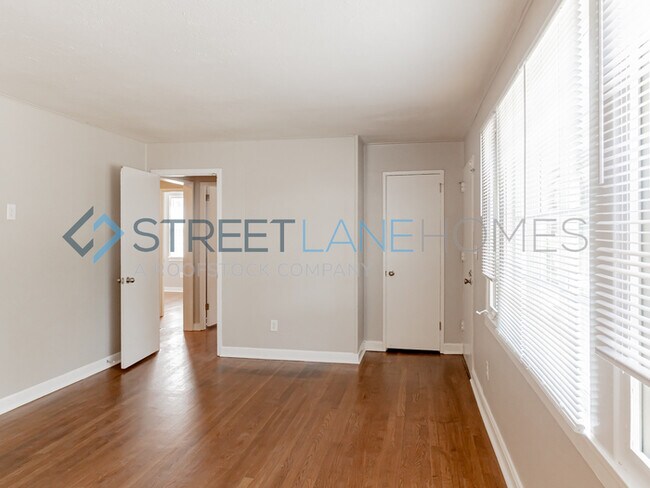 Foto del edificio - REDUCED!