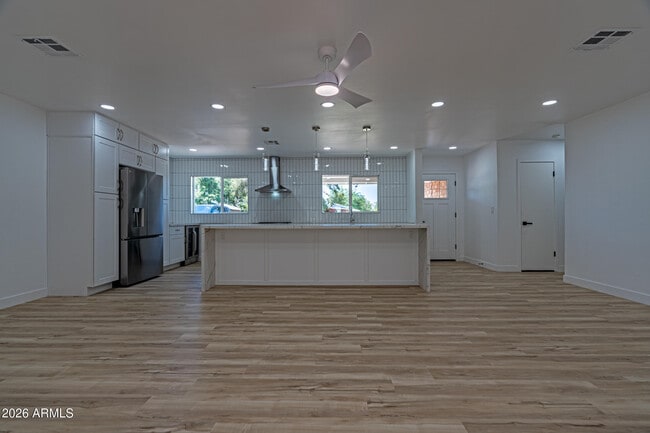 Building Photo - 3035 E Heatherbrae Dr