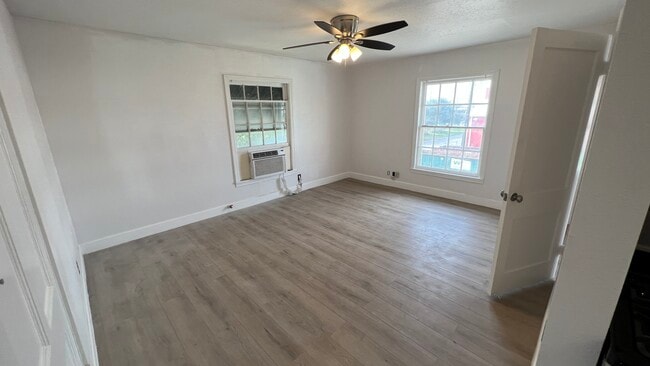 Building Photo - 3821 Woodleigh St