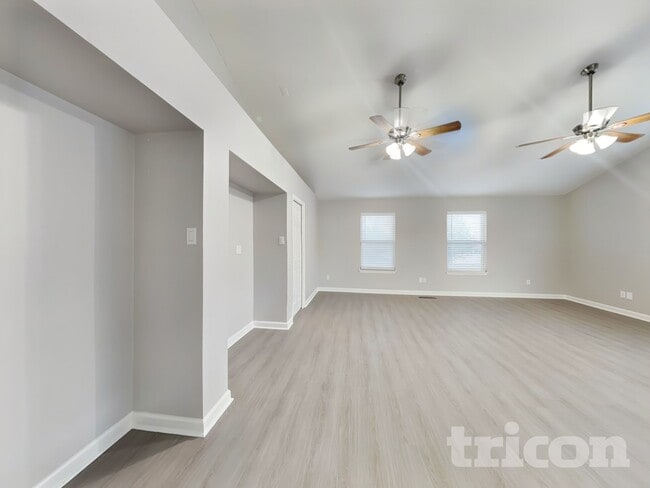 Foto del edificio - 9800 Denali Rd NE