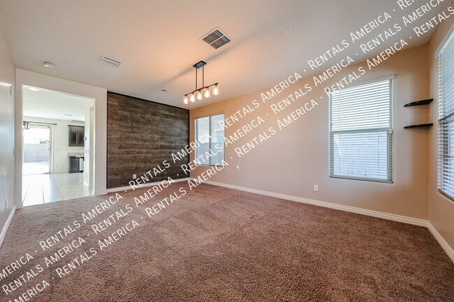 Foto del edificio - 22483 N 95th Dr