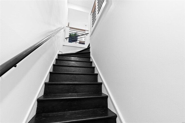 Building Photo - 1554 Swallow Dr