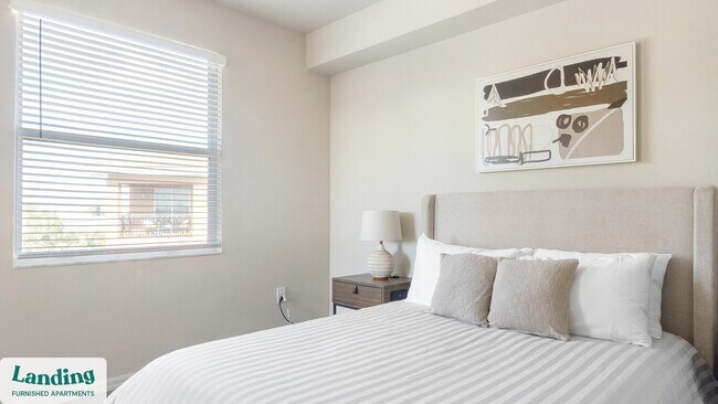 Foto del edificio - 4590 Winkler Ave