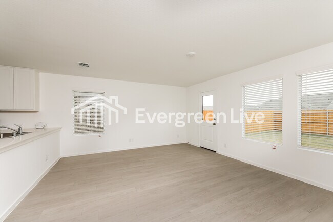 Foto del edificio - 1428 Merlin Blf St