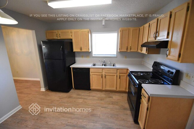 Building Photo - 11179 Barbizon Cir E