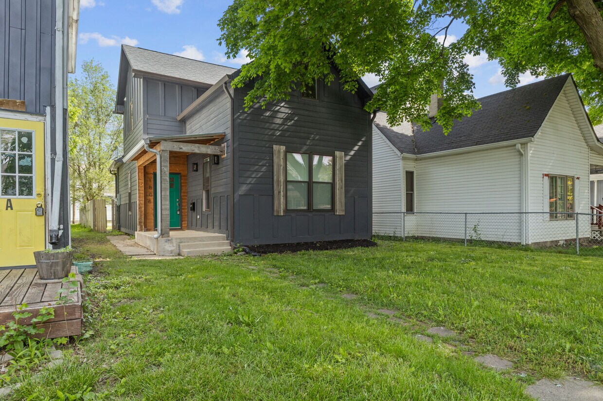 Primary Photo - 1806 Woodlawn Ave