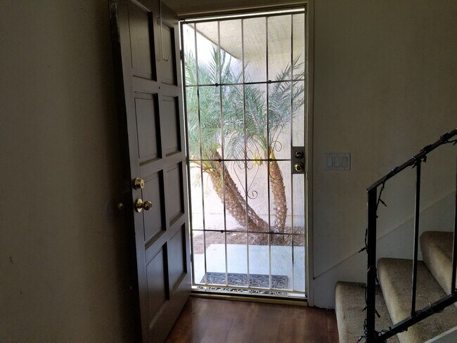 Building Photo - 1528 Eland Ln