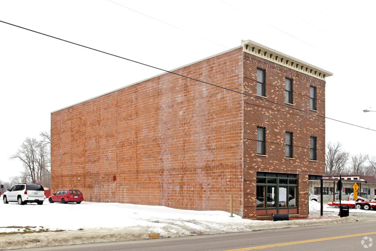 Building Photo - Riverfront Lofts
