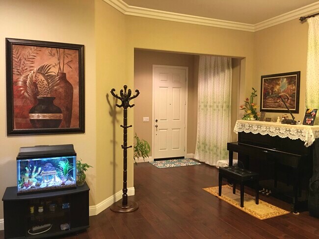 Foto del edificio - 17145 Monterey Ridge Way