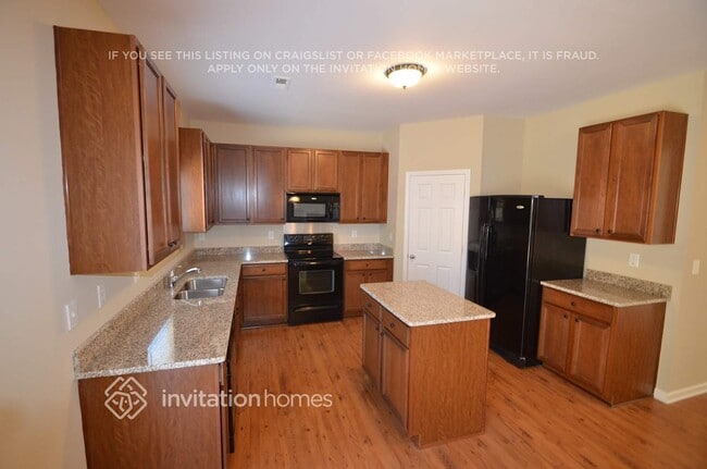 Building Photo - 7112 Bear Grass Ln