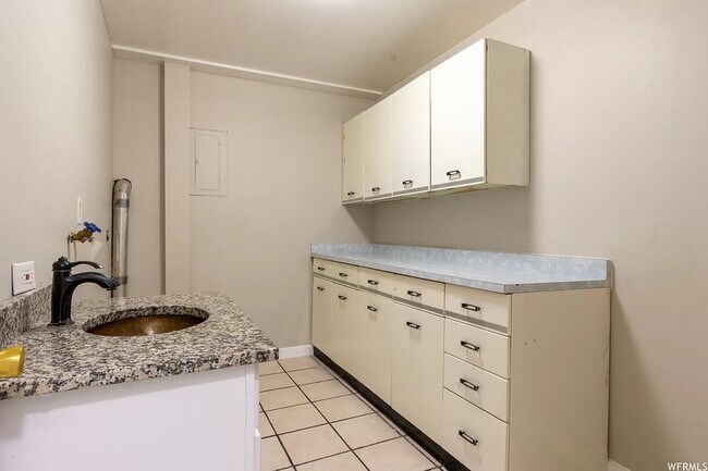 Foto del edificio - 605 W 1600 S