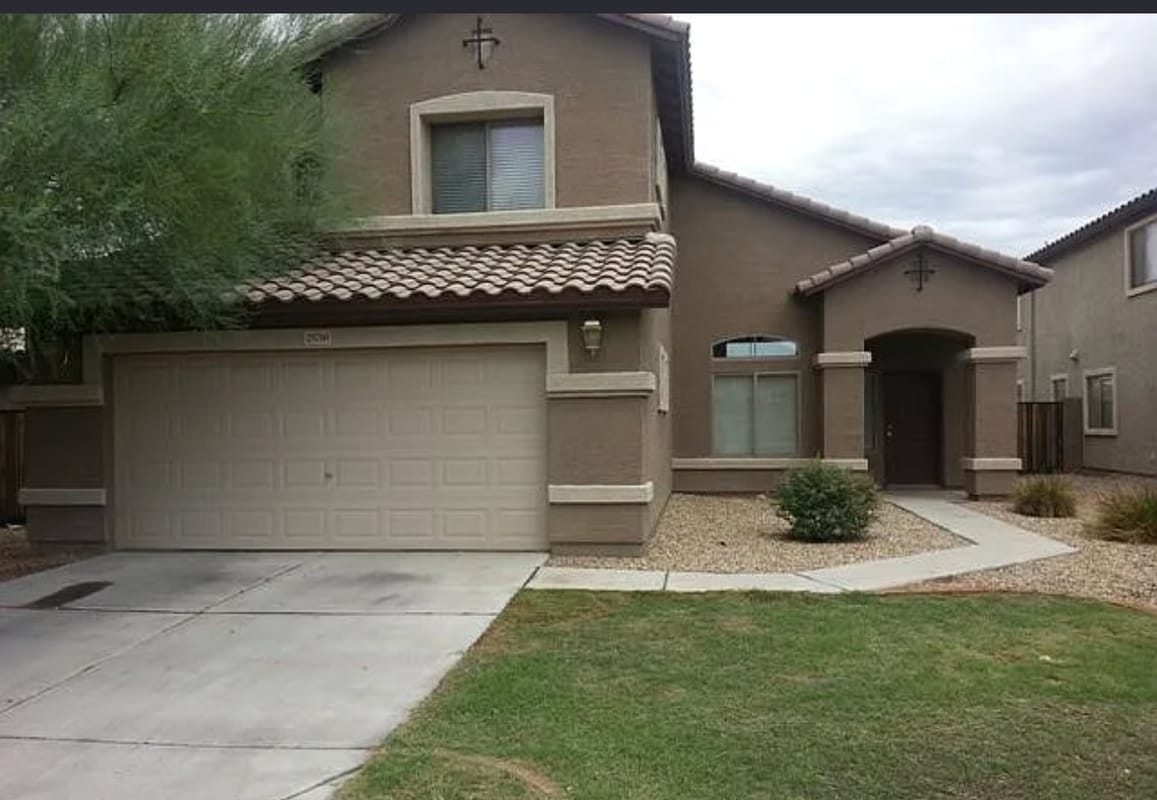 Foto del edificio - 25781 W Elizabeth Ave