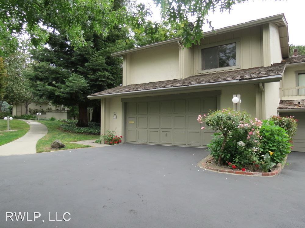 Primary Photo - 3 br, 2.5 bath House - 676 Sand Hill Circle