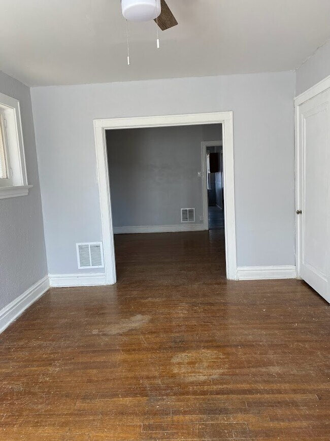 Building Photo - 3839 Dunnica Ave