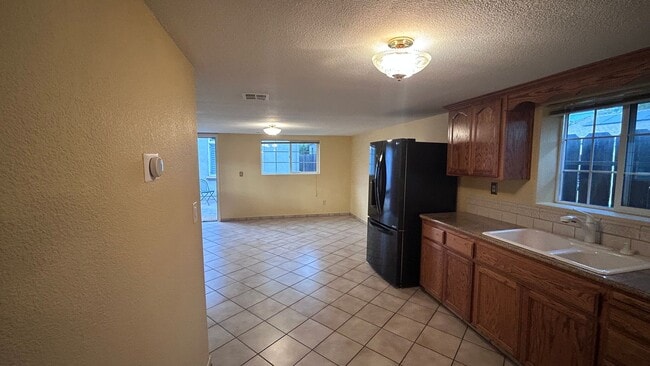 Building Photo - 1404 Teresa St