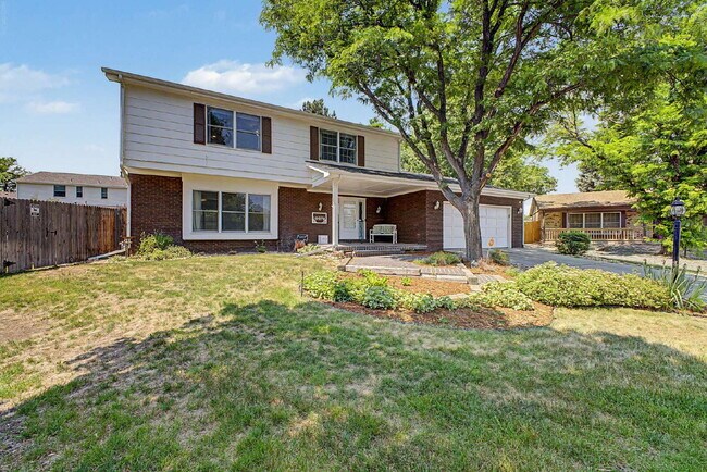 Foto del edificio - "Spacious 4-Bedroom Oasis with 4 Full Baths in Prime Englewood Location – 3306 Sq. Ft. of Comfort...
