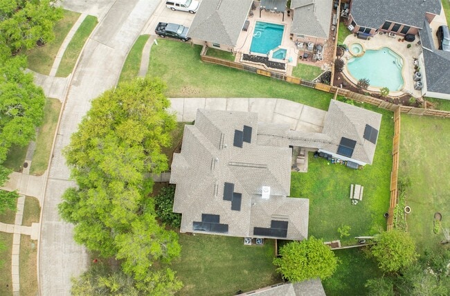 Building Photo - 601 Canyon Crest Dr