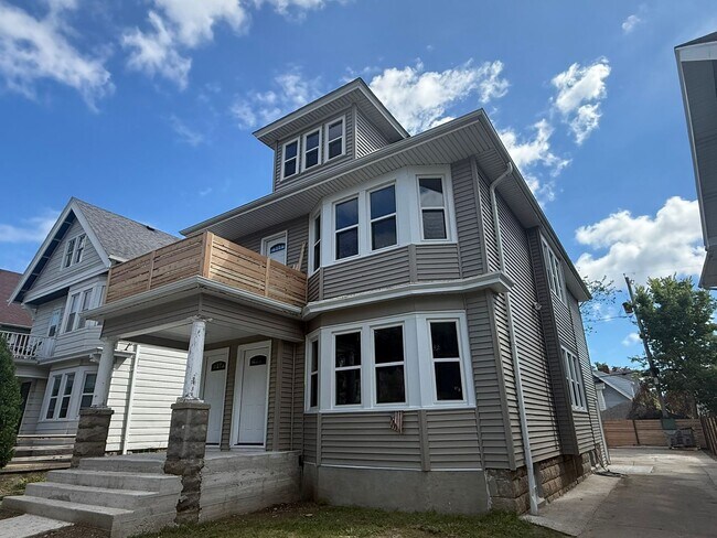 Building Photo - 1206 N 46th St