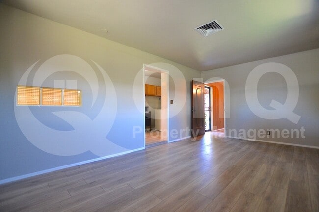 Building Photo - 1930 E Solano Dr