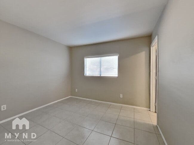 Building Photo - 12459 N Pablo St