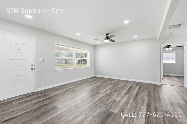 Building Photo - 1713 Valencia Dr E