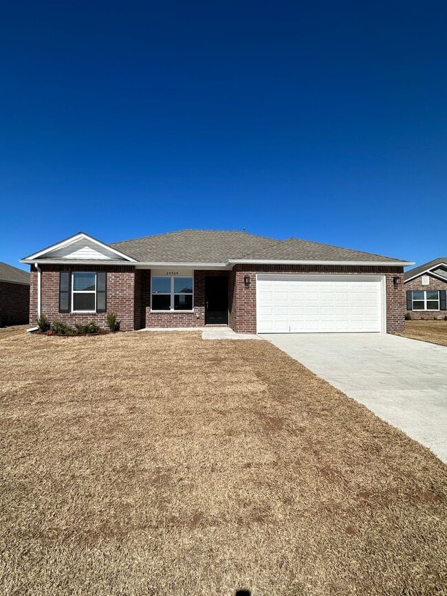 Building Photo - MOVE-IN READY — Cozy 3-Bedroom | 2-Bath Home in Broken Arrow