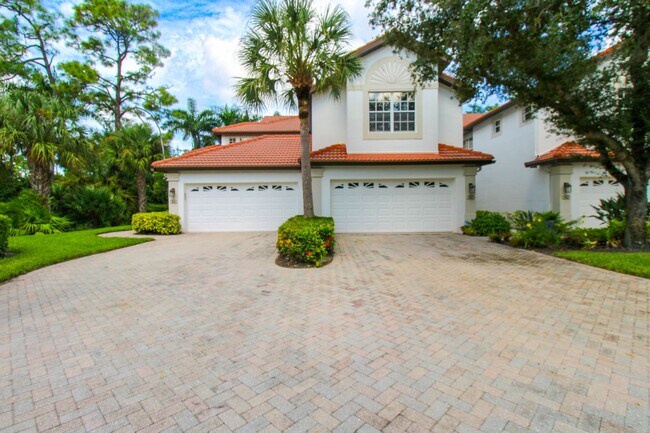Building Photo - UNFURNISHED OR FURNISHED ** SPACIOUS 3BR/3...
