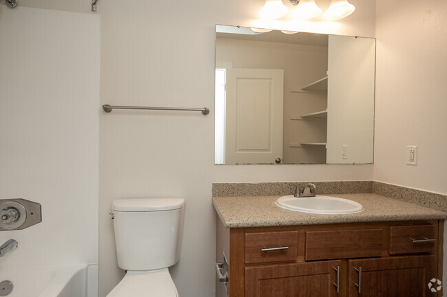1HAB, 1BA - 710 ft² - Madison on the River