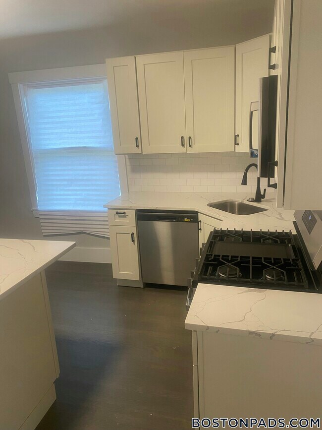 Foto del edificio - 118 Marginal St