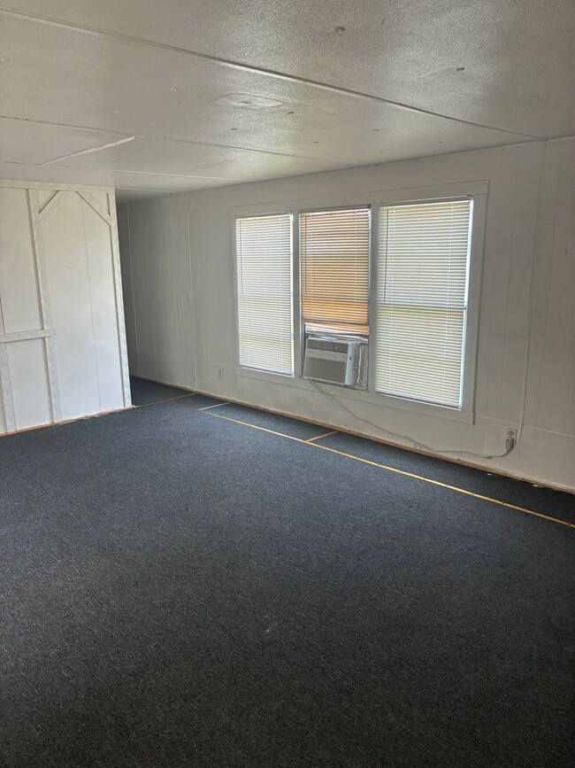 Building Photo - 1801 S Business 45