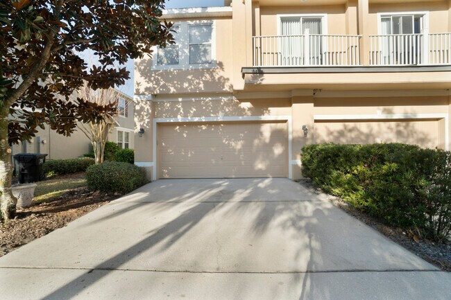 Building Photo - 10369 Lake District Ln