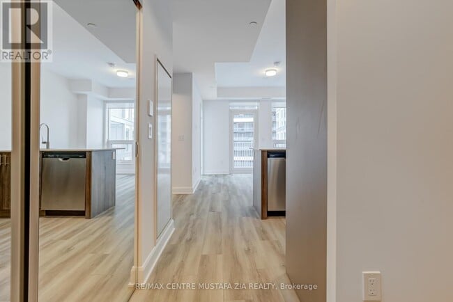 Building Photo - 3240-3240 William Coltson Ave