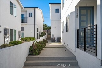 Building Photo - 7125 S La Cienega Blvd