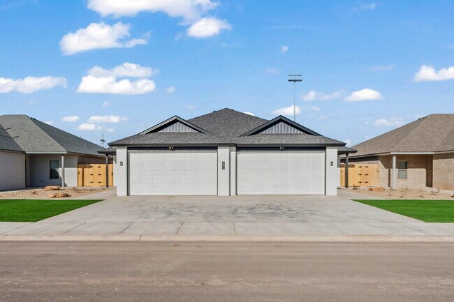Foto del edificio - Like-new duplex in Frenship East!