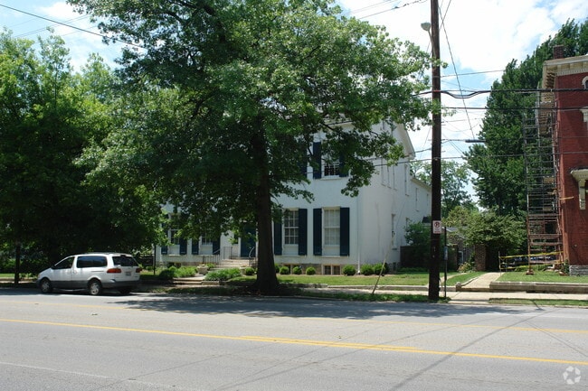 Foto del edificio - 247 N Broadway