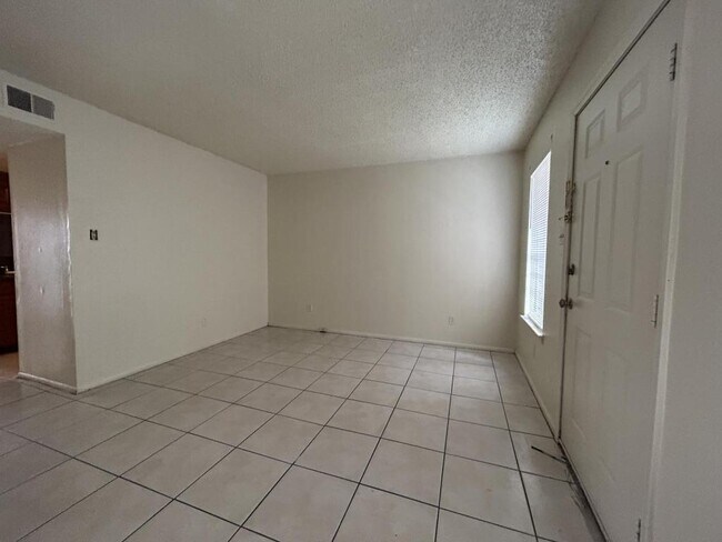 Foto del edificio - 2429 Alex Kornman Blvd