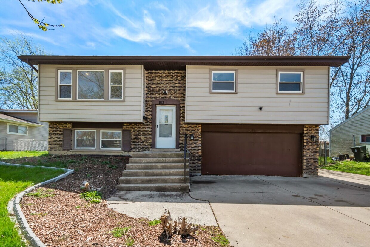Primary Photo - 1121 Abbott Ln